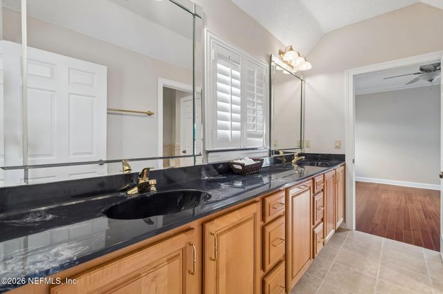 4728 UNIVERSITY Boulevard N, Jacksonville, FL 32277