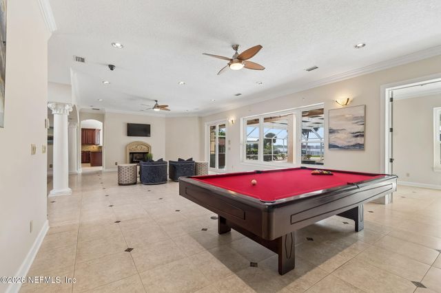 4728 UNIVERSITY Boulevard N, Jacksonville, FL 32277