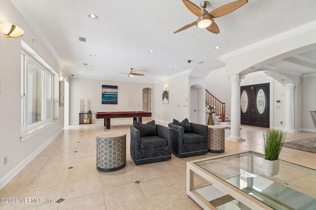 4728 UNIVERSITY Boulevard N, Jacksonville, FL 32277