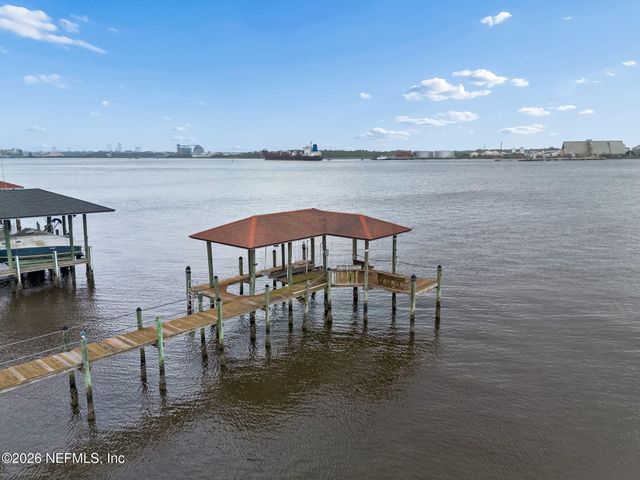 4728 UNIVERSITY Boulevard N, Jacksonville, FL 32277