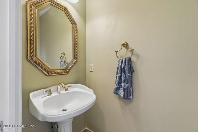 4728 UNIVERSITY Boulevard N, Jacksonville, FL 32277