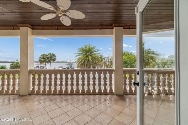 4728 UNIVERSITY Boulevard N, Jacksonville, FL 32277