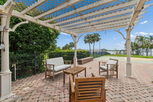 4728 UNIVERSITY Boulevard N, Jacksonville, FL 32277