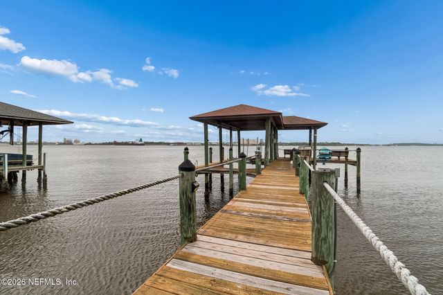 4728 UNIVERSITY Boulevard N, Jacksonville, FL 32277