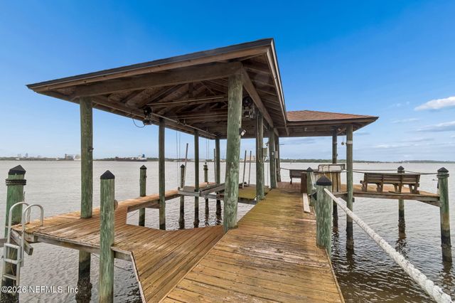 4728 UNIVERSITY Boulevard N, Jacksonville, FL 32277