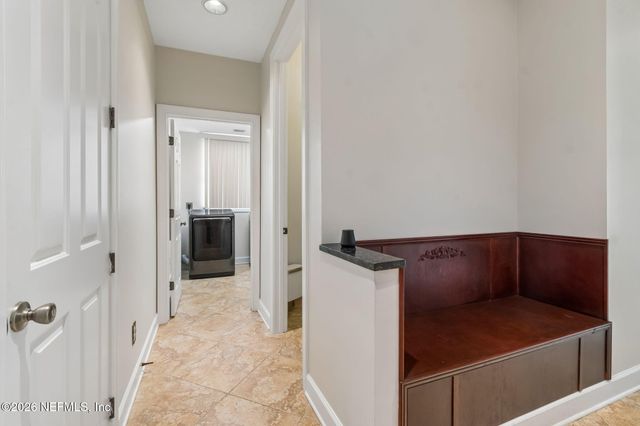 4728 UNIVERSITY Boulevard N, Jacksonville, FL 32277