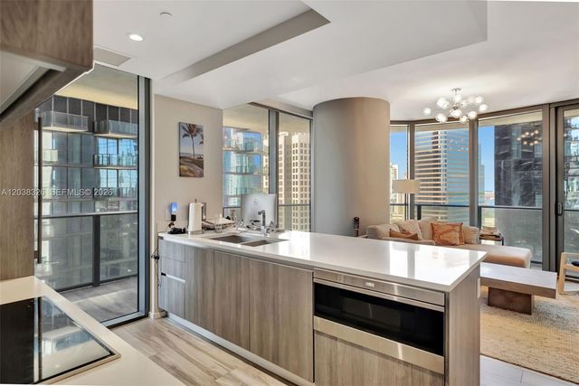 801 S Miami Ave 2205, Miami, FL 33130