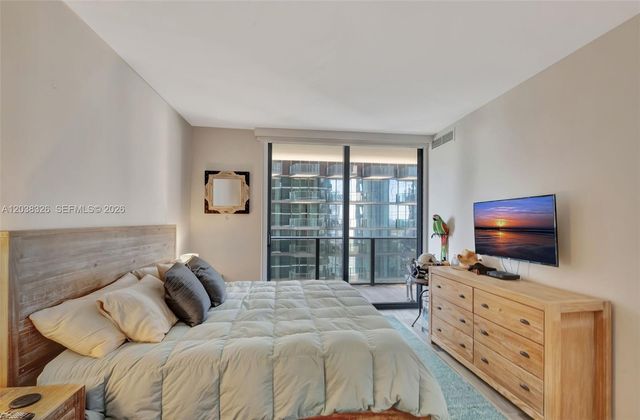 801 S Miami Ave 2205, Miami, FL 33130