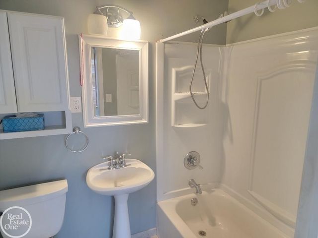 3342 Bart Street, Warren, MI 48091