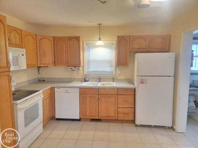 3342 Bart Street, Warren, MI 48091