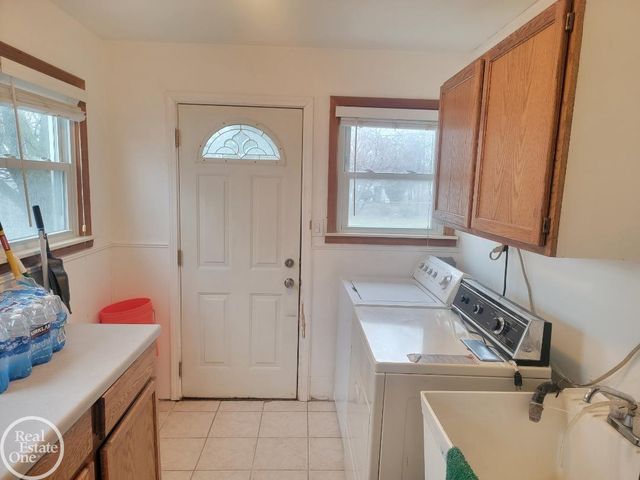 3342 Bart Street, Warren, MI 48091