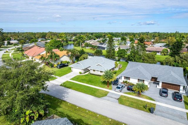 13471 Barberry Drive, Wellington, FL 33414