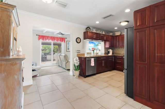 3326 BOUGAINVILLEA STREET, Sarasota, FL 34239