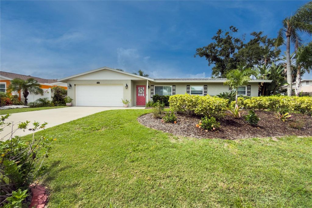 3326 BOUGAINVILLEA STREET, Sarasota, FL 34239