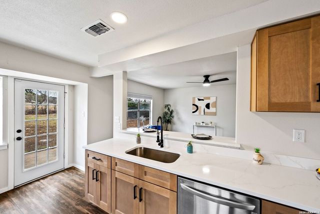 3131 Whitewing, San Antonio, TX 78230