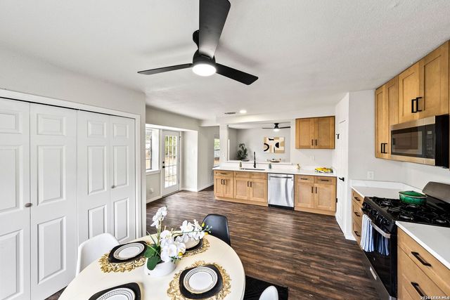 3131 Whitewing, San Antonio, TX 78230