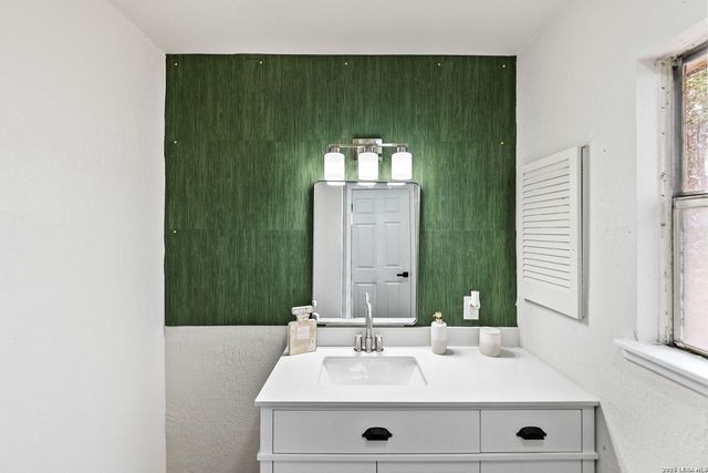 3131 Whitewing, San Antonio, TX 78230