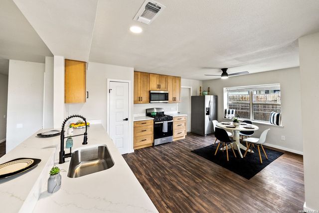 3131 Whitewing, San Antonio, TX 78230