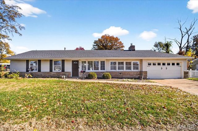 1238 Woodgate Drive, Kirkwood, MO 63122