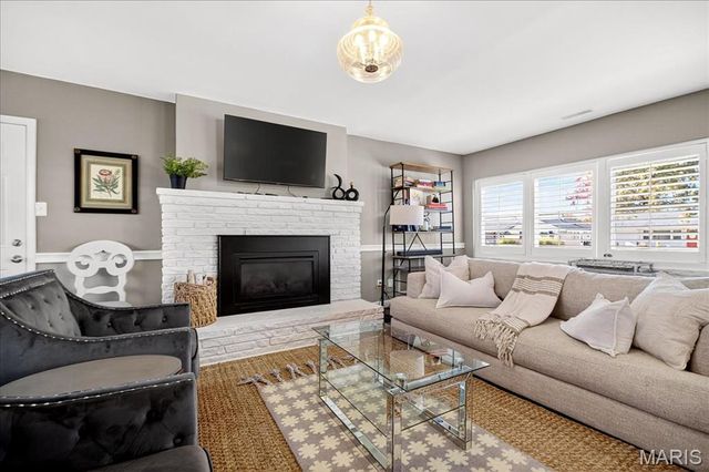 1238 Woodgate Drive, Kirkwood, MO 63122