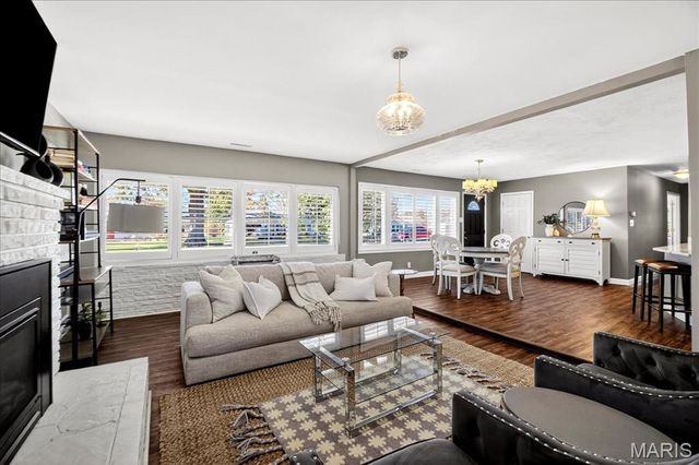 1238 Woodgate Drive, Kirkwood, MO 63122