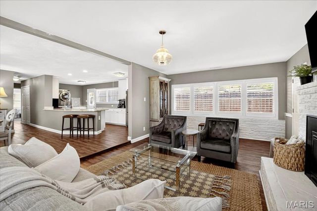 1238 Woodgate Drive, Kirkwood, MO 63122