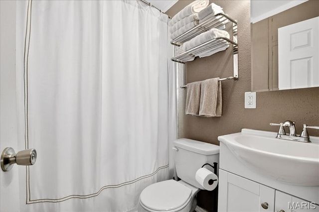 1238 Woodgate Drive, Kirkwood, MO 63122