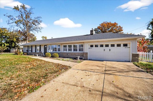 1238 Woodgate Drive, Kirkwood, MO 63122