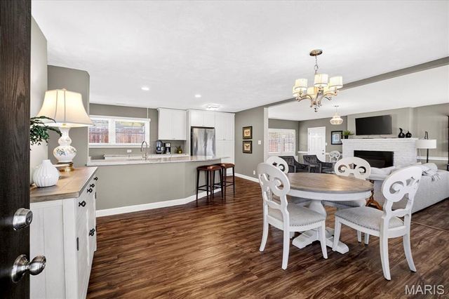 1238 Woodgate Drive, Kirkwood, MO 63122