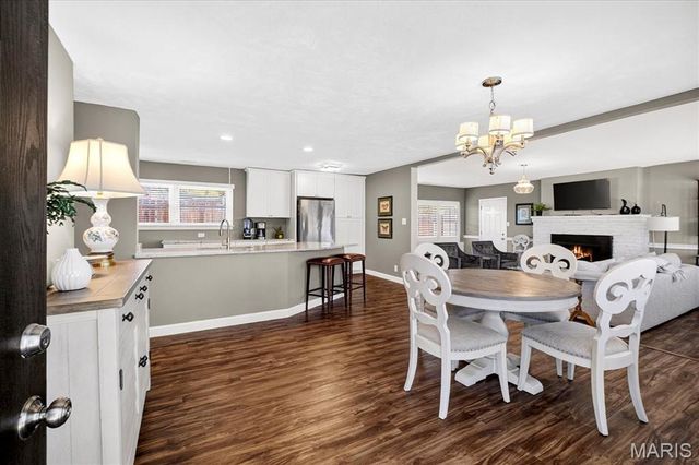 1238 Woodgate Drive, Kirkwood, MO 63122