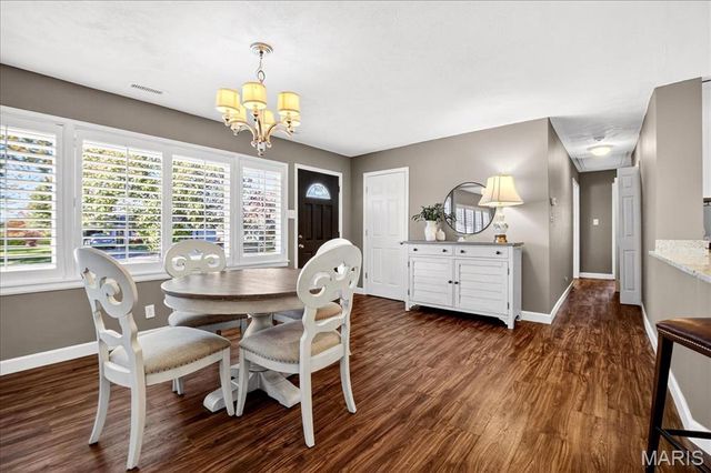 1238 Woodgate Drive, Kirkwood, MO 63122