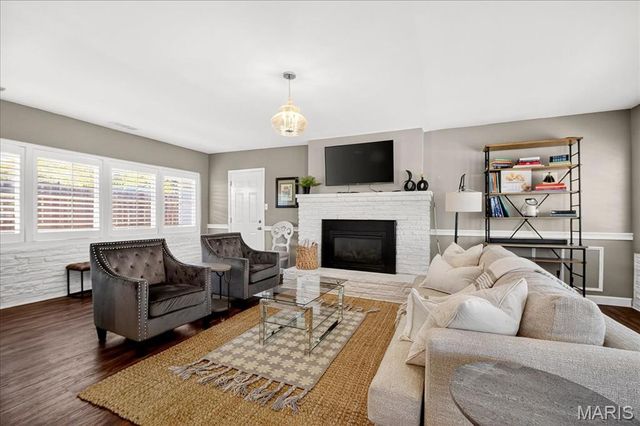 1238 Woodgate Drive, Kirkwood, MO 63122