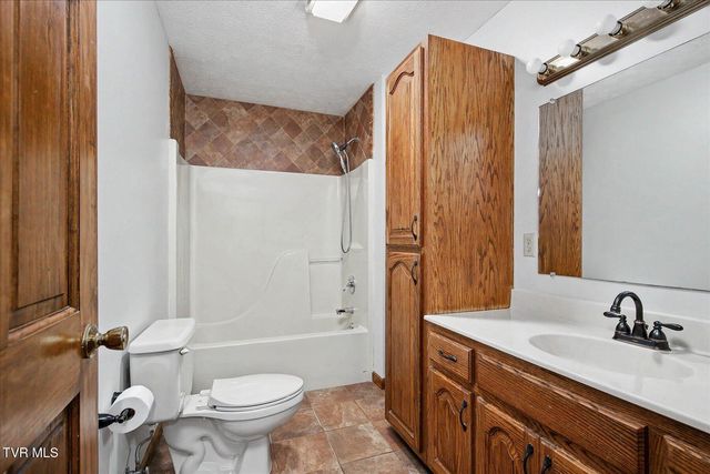 268 Byington Road, Rogersville, TN 37857