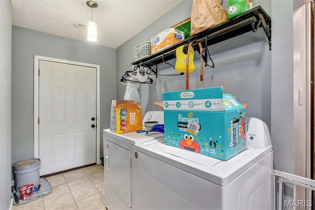 209 S Park Manor Boulevard, Lebanon, MO 65536