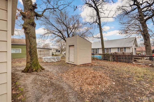 209 S Park Manor Boulevard, Lebanon, MO 65536