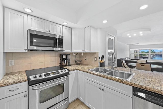 3121 NE 51st Street 204e, Fort Lauderdale, FL 33308