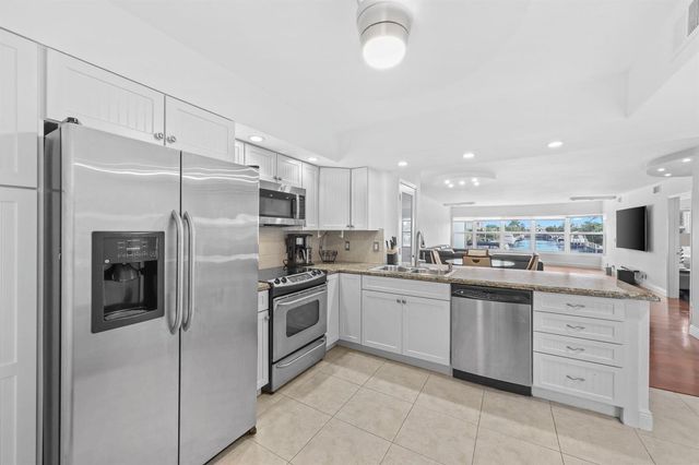 3121 NE 51st Street 204e, Fort Lauderdale, FL 33308