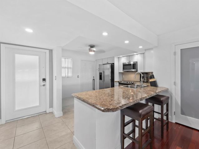 3121 NE 51st Street 204e, Fort Lauderdale, FL 33308