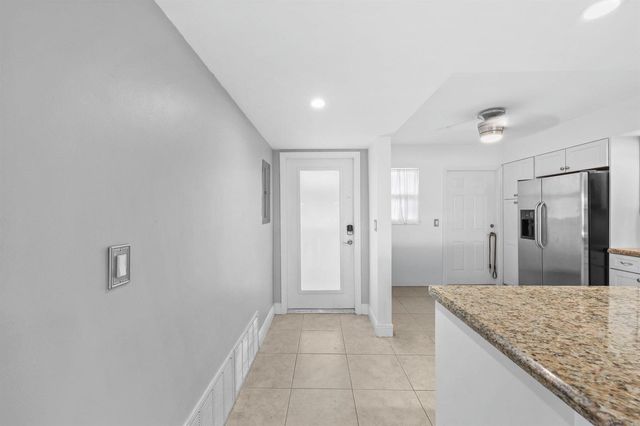 3121 NE 51st Street 204e, Fort Lauderdale, FL 33308