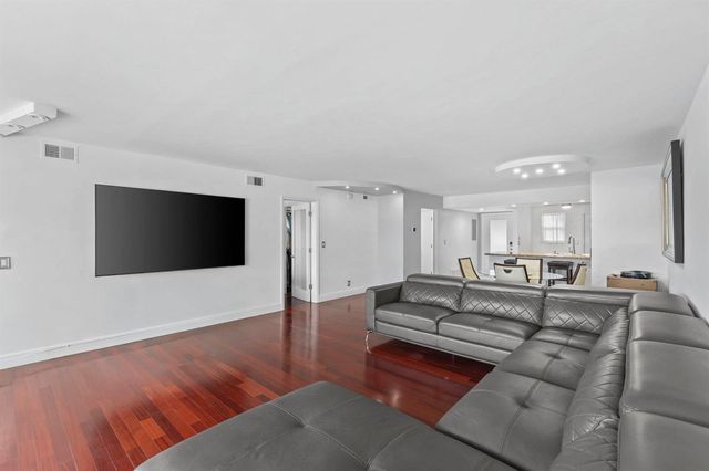 3121 NE 51st Street 204e, Fort Lauderdale, FL 33308