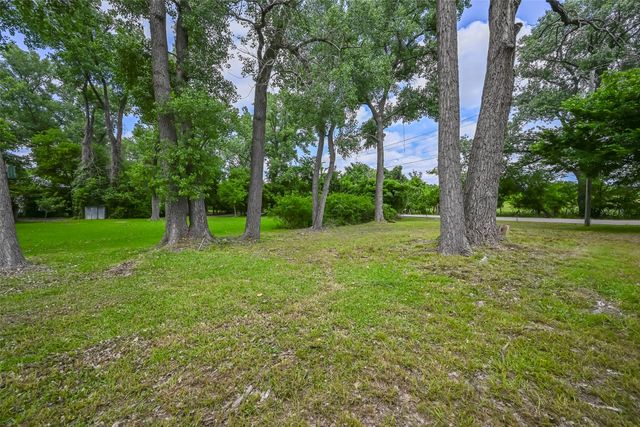 2431 E Lake Drive, Weatherford, TX 76087