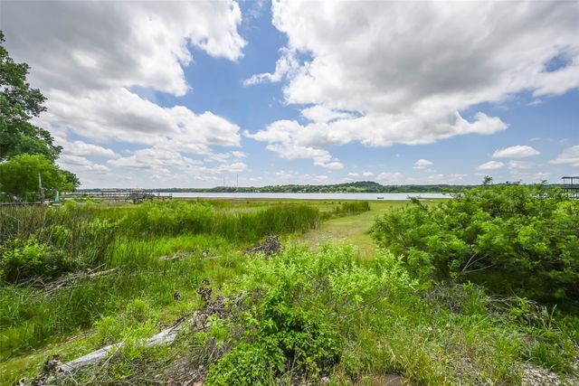 2431 E Lake Drive, Weatherford, TX 76087