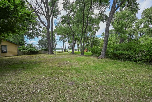 2431 E Lake Drive, Weatherford, TX 76087