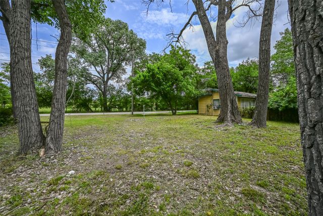 2431 E Lake Drive, Weatherford, TX 76087