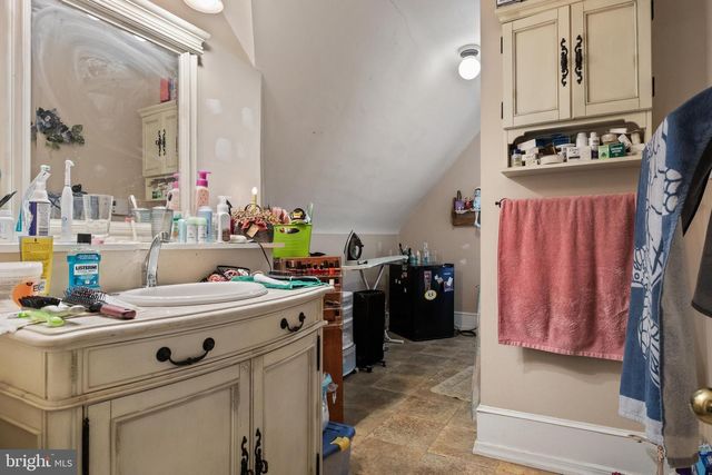 212 CLIFTON AVE, Mount Holly, NJ 08060