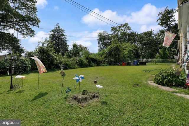 212 CLIFTON AVE, Mount Holly, NJ 08060