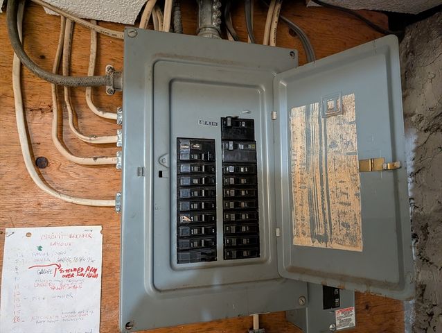 52 Mammoth Rd, Manchester, NH 03109