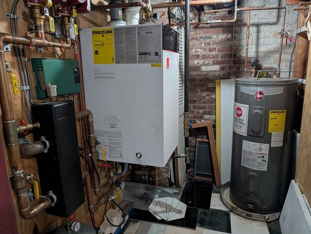 52 Mammoth Rd, Manchester, NH 03109