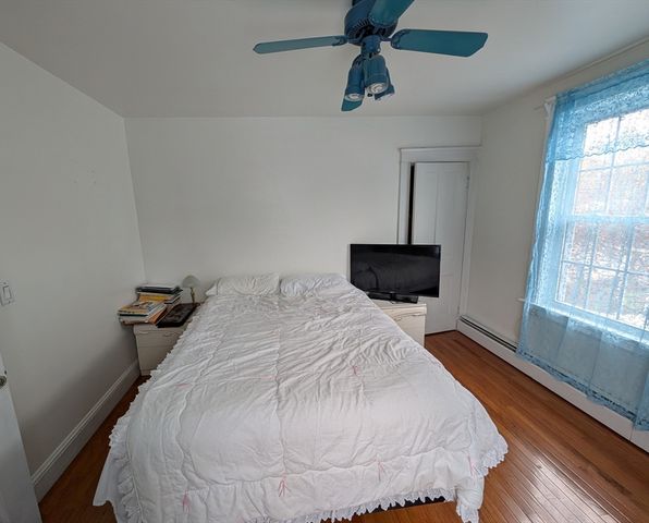 52 Mammoth Rd, Manchester, NH 03109