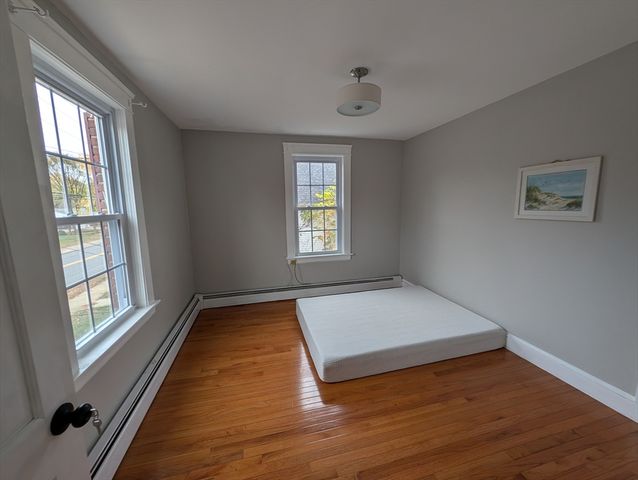 52 Mammoth Rd, Manchester, NH 03109